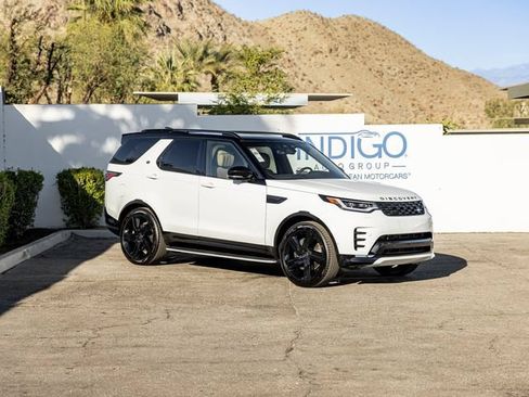 Certified 2025 Land Rover Discovery Dynamic SE AWD/4WD image 4