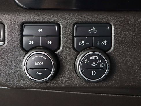 Used 2024 Chevrolet Silverado 2500 LT AWD/4WD image 23