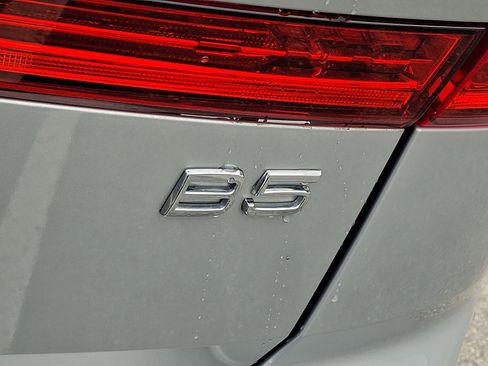 Certified 2023 Volvo XC60 B5 Plus w/ Climate Package FWD image 30