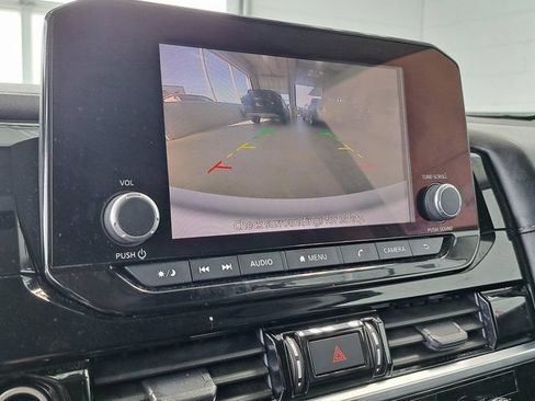 Used 2023 Nissan Pathfinder SV FWD image 15