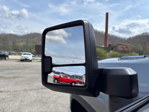 Used 2025 Chevrolet Silverado 2500 LT w/ Convenience Package image 11