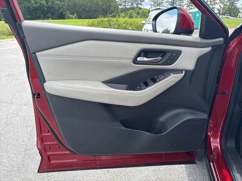 Used 2023 Nissan Rogue SL w/ SL Premium Package FWD image 17