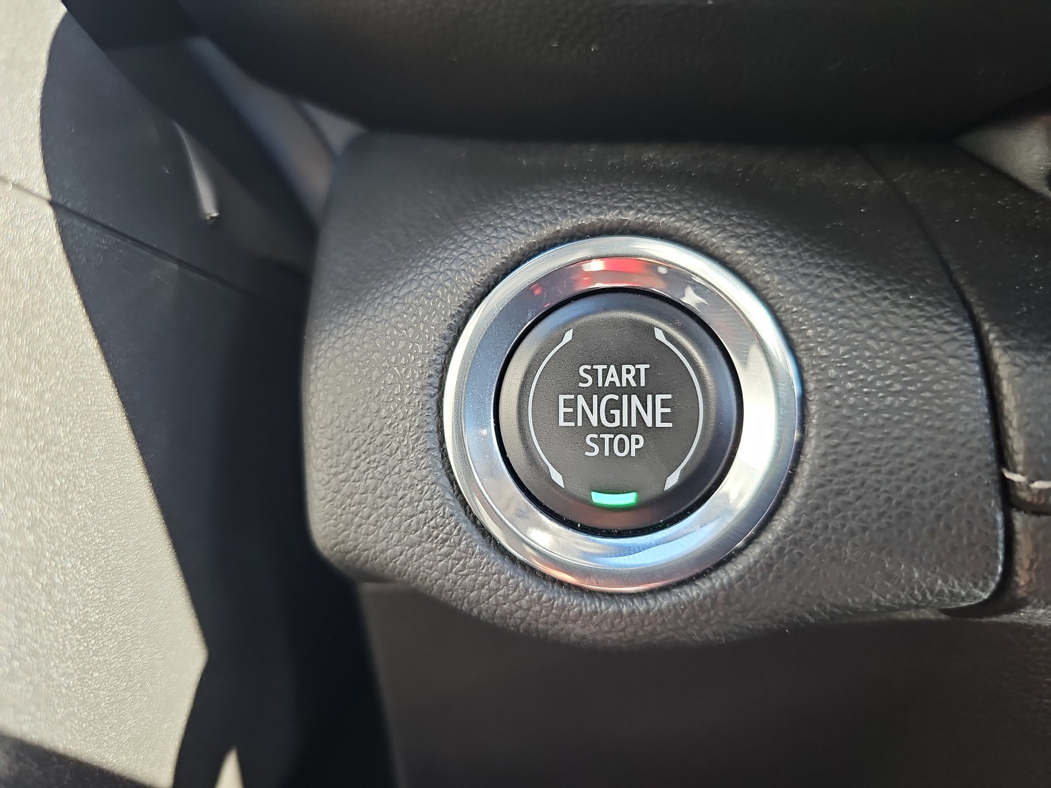 Used 2022 Buick Envision Essence w/ Technology Package I FWD image 28