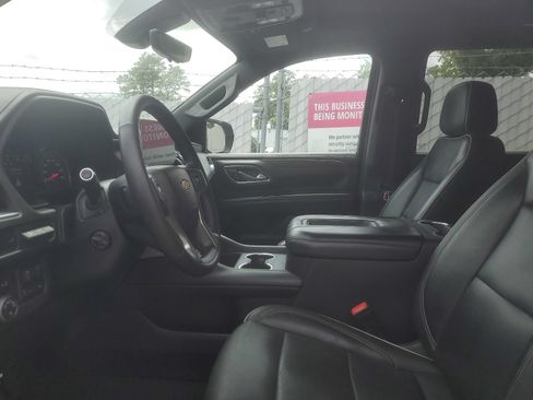 Used 2021 Chevrolet Tahoe Premier w/ Premium Package RWD image 8