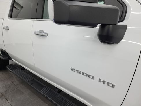 Used 2024 Chevrolet Silverado 2500 LTZ w/ LTZ Premium Package image 29