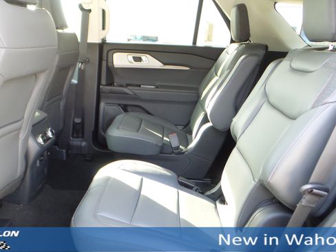 New 2025 Ford Explorer Active w/ Active Comfort Package image 18
