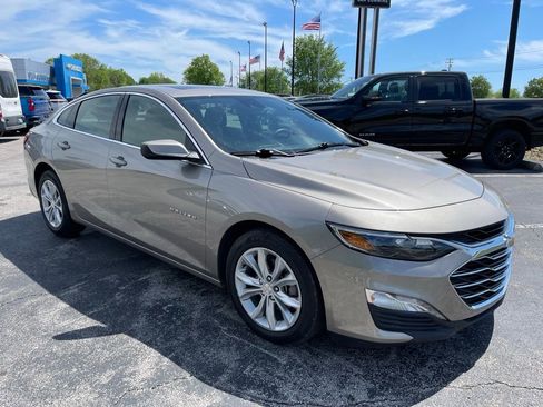 Used 2024 Chevrolet Malibu LT FWD image 2