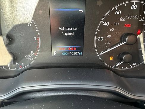 Used 2024 Toyota Corolla SE w/ SE Premium Package FWD image 11