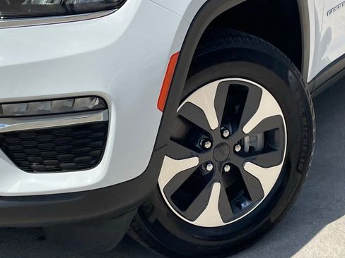 Used 2022 Jeep Grand Cherokee Limited 4xe AWD/4WD image 9