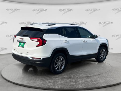 Used 2024 GMC Terrain SLT AWD/4WD image 8