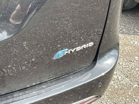Used 2023 Chrysler Pacifica Limited FWD image 5