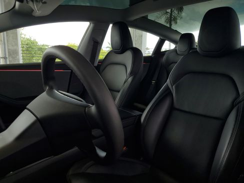 Used 2025 Tesla Model 3 Long Range RWD image 17