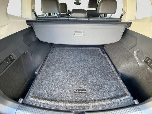 Used 2020 Volkswagen Tiguan SEL image 14