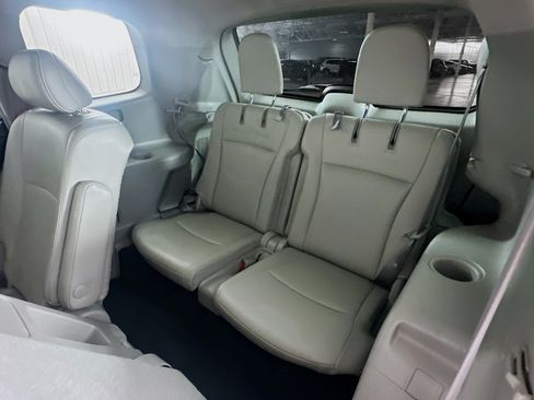 Used 2013 Toyota Highlander Limited AWD/4WD image 30