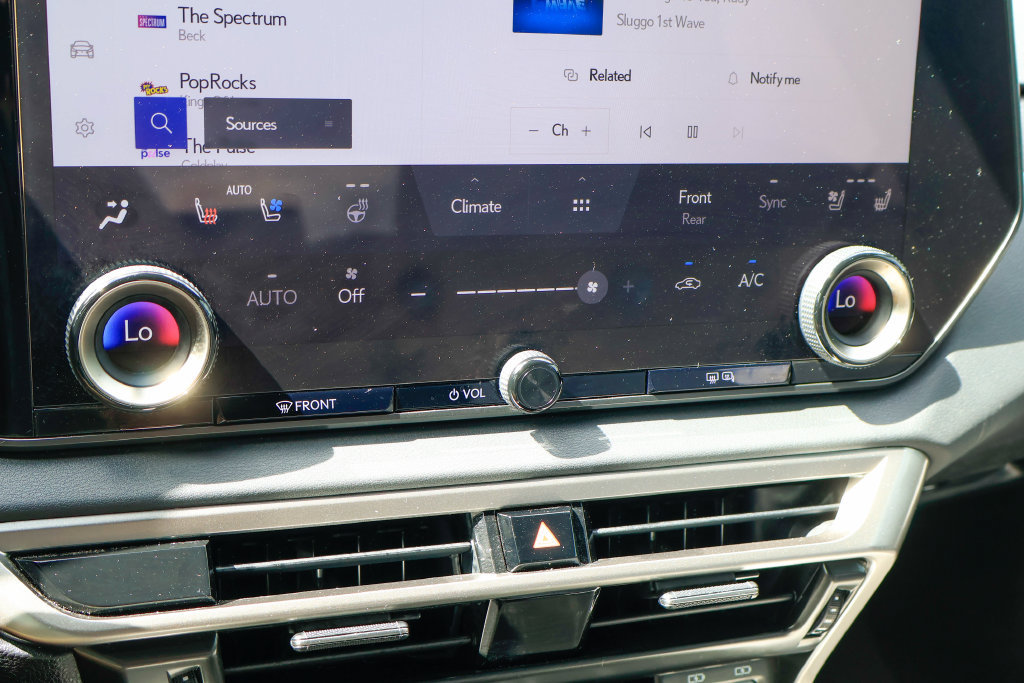 Used 2024 Lexus RX 350 Premium w/ Accessory Package (Z1) FWD image 17