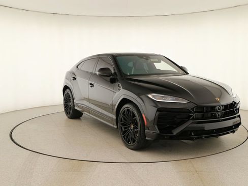 Used 2025 Lamborghini Urus SE AWD/4WD image 10