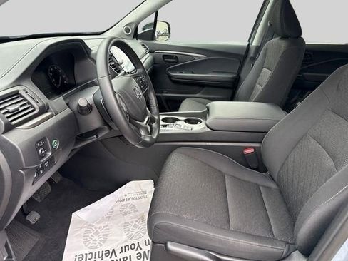 Certified 2025 Honda Ridgeline Sport image 3