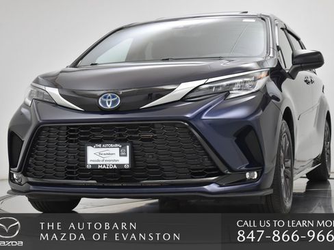Used 2024 Toyota Sienna XSE AWD/4WD image 13