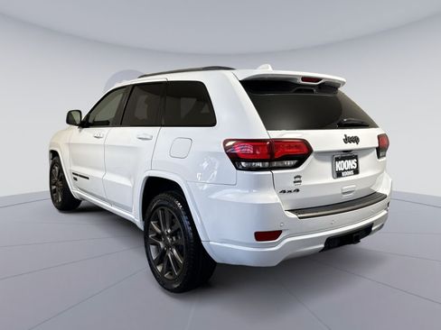 Used 2016 Jeep Grand Cherokee Limited 75th Anniversary AWD/4WD image 4