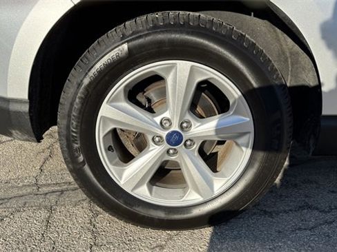 Used 2017 Ford Edge SE image 11