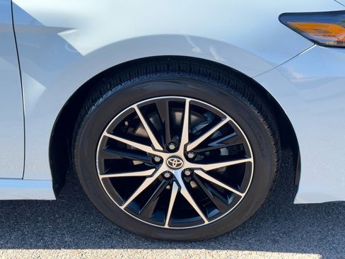 Used 2023 Toyota Camry SE image 10
