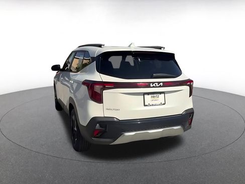 Used 2025 Kia Seltos S image 11