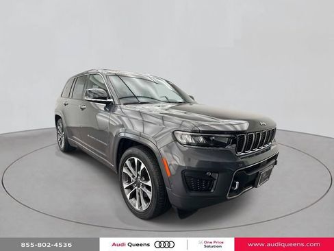 Used 2023 Jeep Grand Cherokee Overland w/ Luxury Tech Group IV AWD/4WD image 5