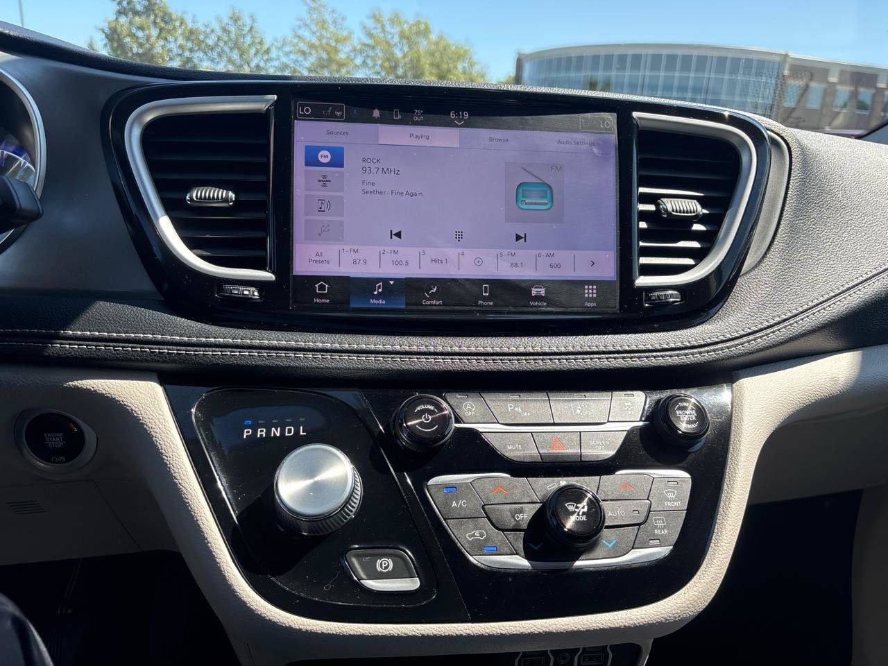 Used 2022 Chrysler Pacifica Touring-L FWD image 20