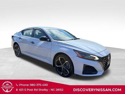 Certified 2023 Nissan Altima 2.5 SR AWD/4WD image 5