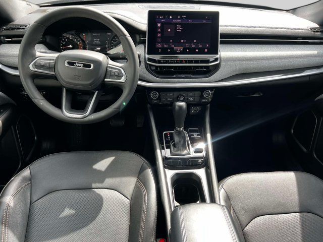 Used 2023 Jeep Compass Latitude AWD/4WD image 12