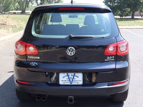 Used 2011 Volkswagen Tiguan S AWD/4WD image 6