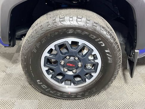 Used 2024 Toyota Tacoma TRD Off-Road AWD/4WD image 27