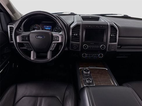 Used 2019 Ford Expedition Platinum image 2