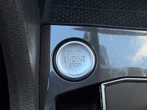 Used 2020 Volkswagen Tiguan SEL Premium R-Line image 30