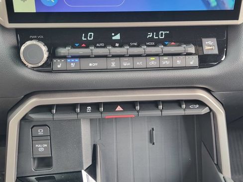 New 2026 Toyota Tundra Limited AWD/4WD image 14