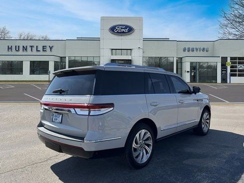 Used 2022 Lincoln Navigator Reserve image 5