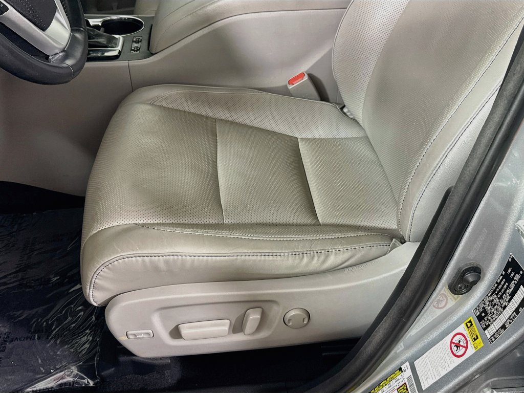 Certified 2018 Toyota Highlander Limited AWD/4WD image 25