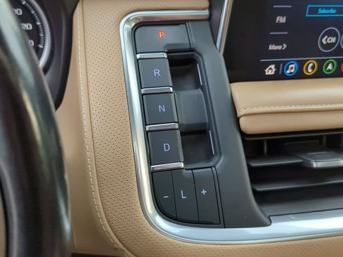 Used 2021 Chevrolet Tahoe Premier w/ Premium Package RWD image 14