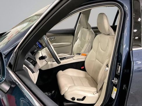 Certified 2024 Volvo XC90 B6 Ultimate w/ Protection Package Premier AWD/4WD image 28