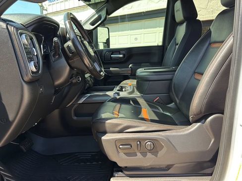 Used 2020 GMC Sierra 2500 AT4 w/ Technology Package AWD/4WD image 8