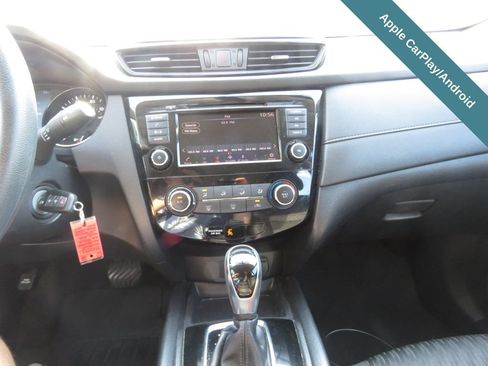 Used 2018 Nissan Rogue S AWD/4WD image 25
