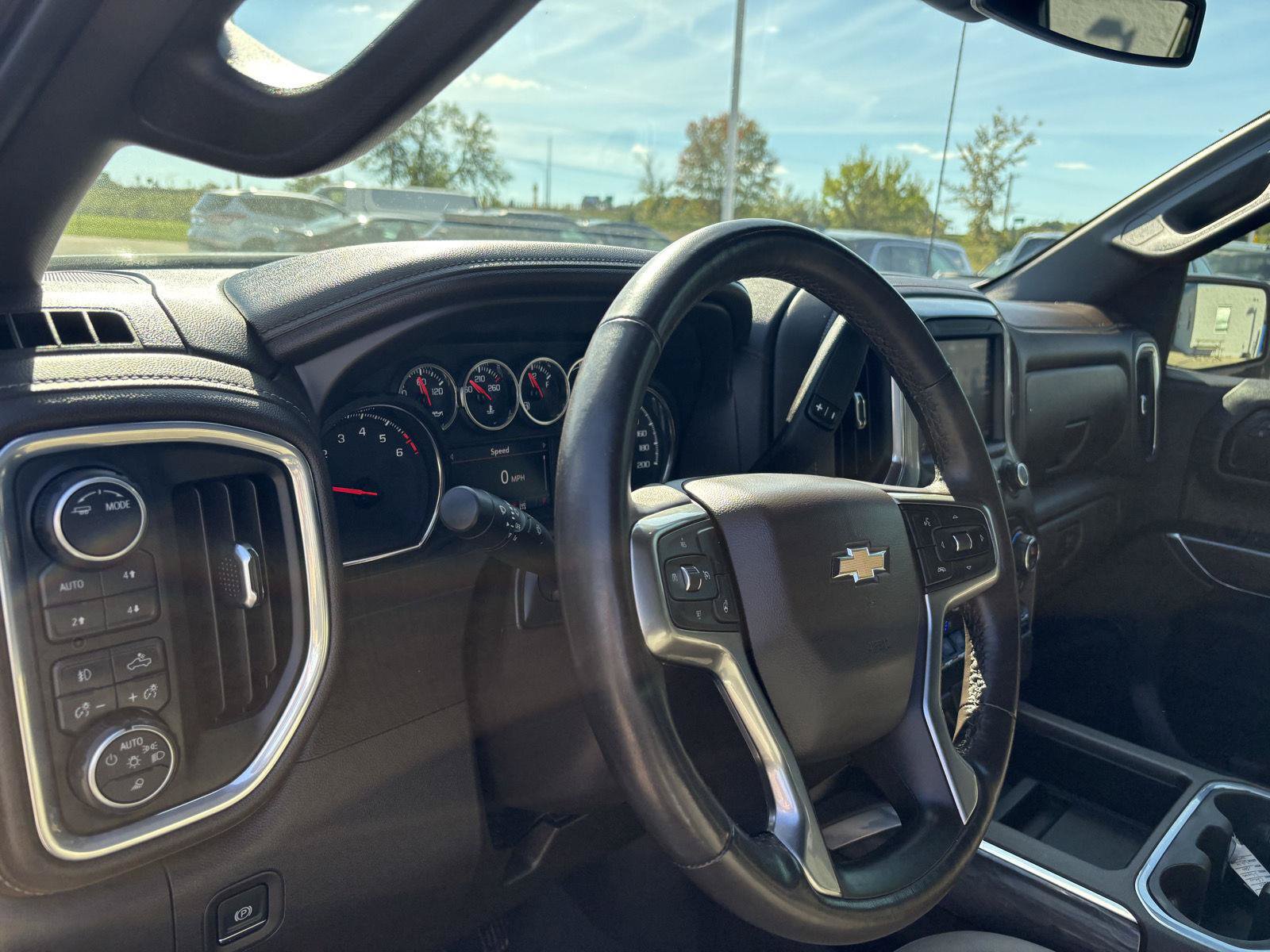 Used 2021 Chevrolet Silverado 1500 LTZ AWD/4WD image 15