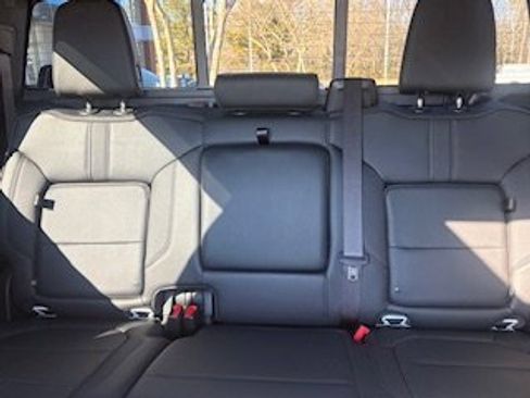 Used 2023 Chevrolet Silverado 3500 High Country image 14