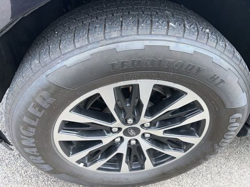 Used 2025 Ford Expedition Max Platinum AWD/4WD image 8