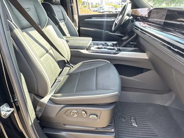 Used 2025 Cadillac Escalade Sport w/ LPO, ONYX Package AWD/4WD image 9