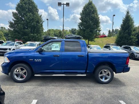 Used 2017 RAM 1500 Express AWD/4WD image 4