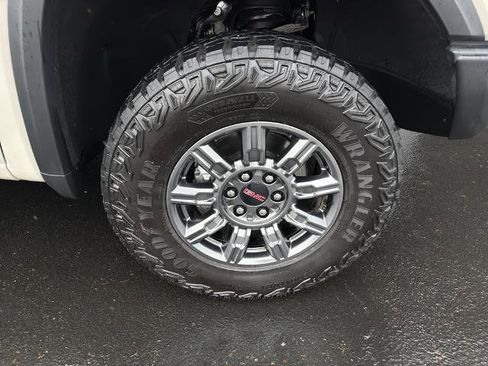 Used 2026 GMC Sierra 1500 AT4X image 9