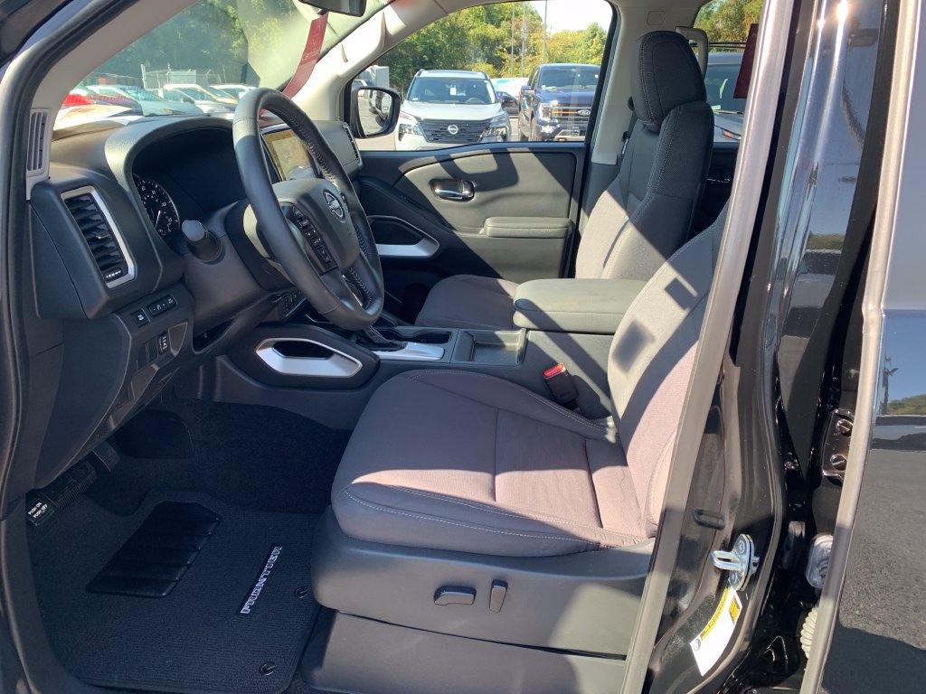 Certified 2022 Nissan Frontier SV RWD image 18