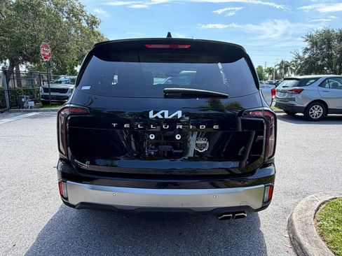 Certified 2025 Kia Telluride SX w/ SX Captain's Chair Package FWD image 6