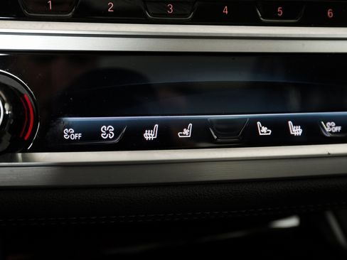 Used 2022 BMW 750i xDrive 750i xDrive image 25